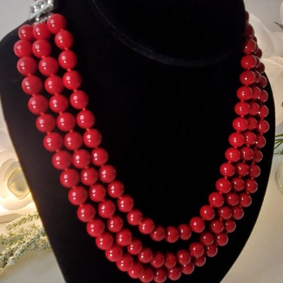 Coral Red South Sea Shell 10 mm Pearl Triple Strand Necklace 925  Silver Clasp - Picture 7 of 7